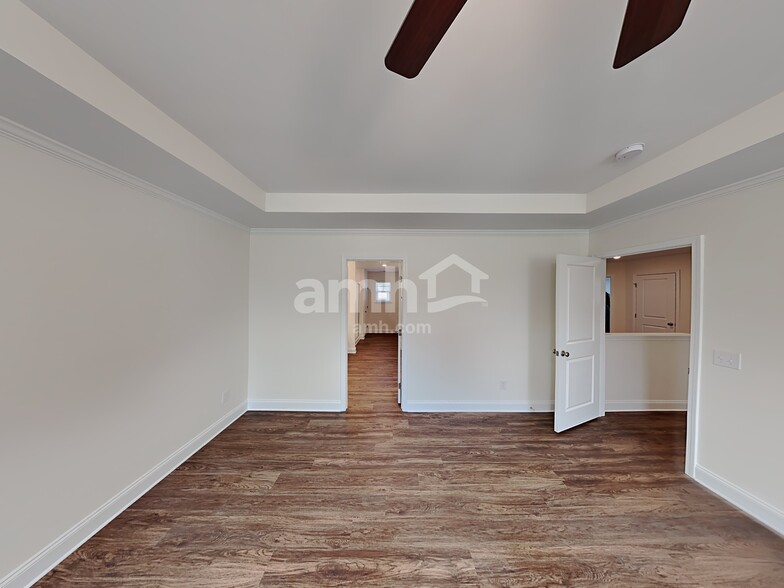 Building Photo - 1105 Amberly Wy
