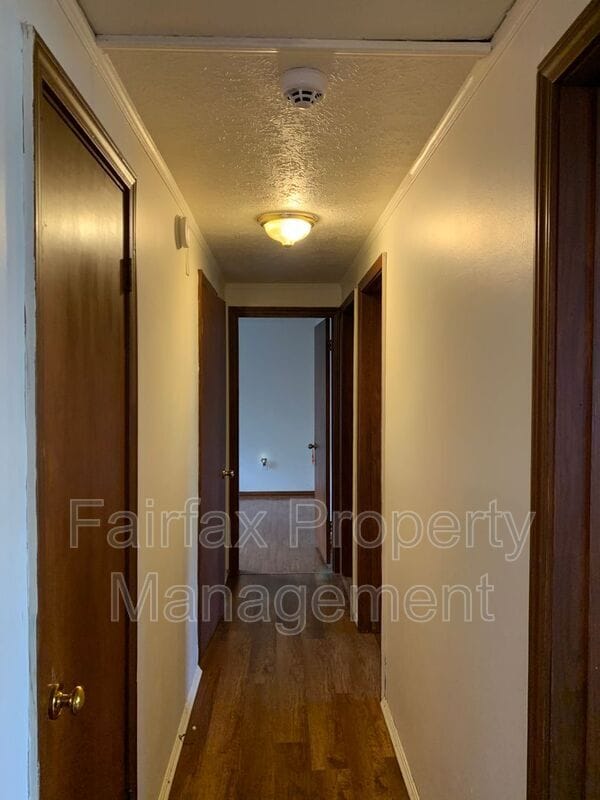 Building Photo - 410 Cody St