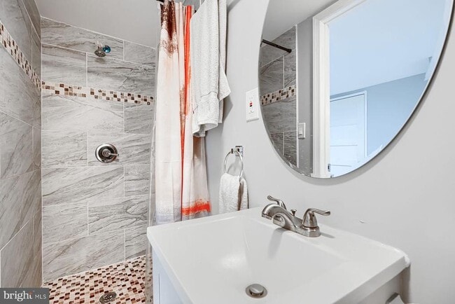 Building Photo - 631 Charraway Rd