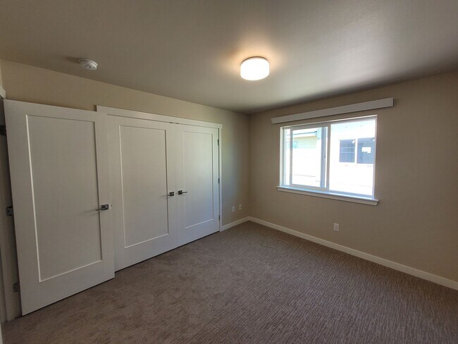 Building Photo - Beautiful Home in North Bellingham