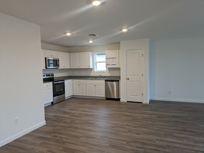 Building Photo - 1346 W Toltec Dr