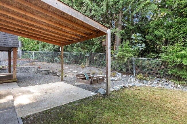 Building Photo - 1124 73rd Dr SE