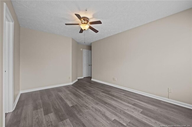 Building Photo - 962 Stewarts Creek Dr