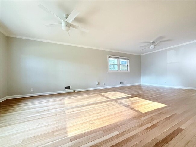 Building Photo - 1980 Kilburn Dr NE