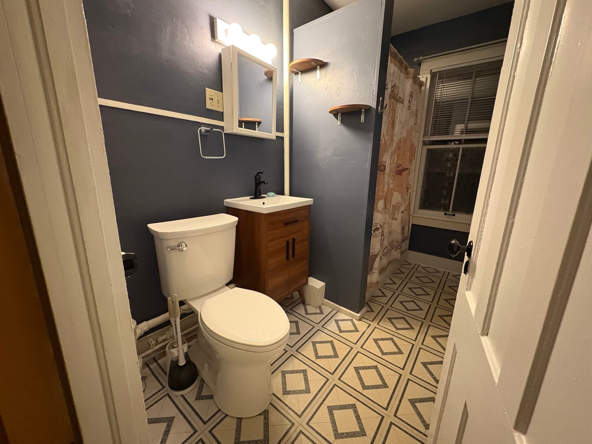 Bath - 227 E Garden St