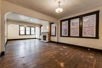 Building Photo - 609 E Warrington Ave