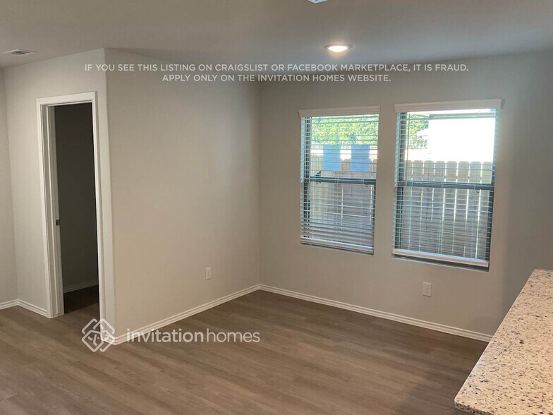 Building Photo - 10715 Sunlit St