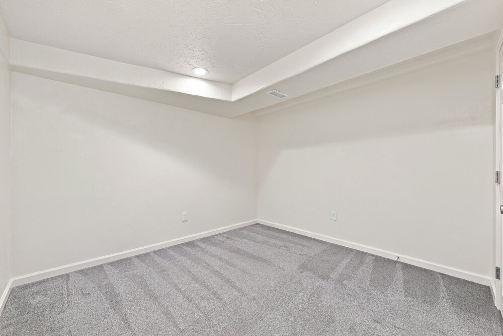 Building Photo - 8480 S Upham Way