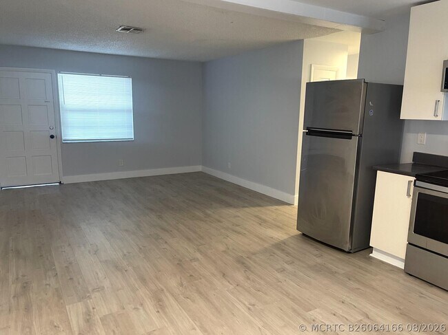 Building Photo - 780 NE 46th Ct