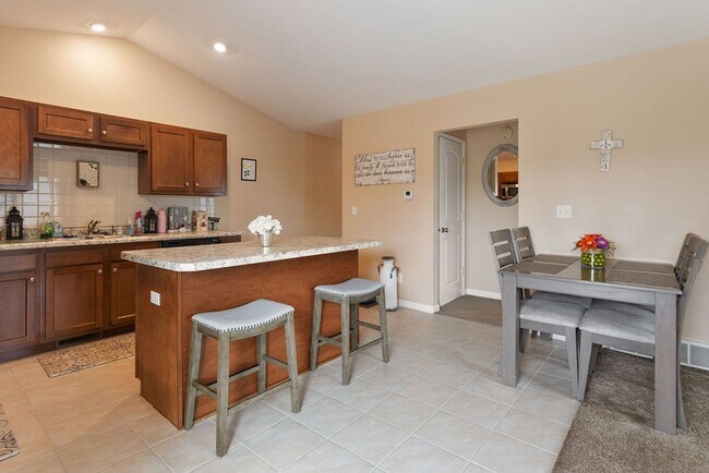 Building Photo - 2552 60th St SE