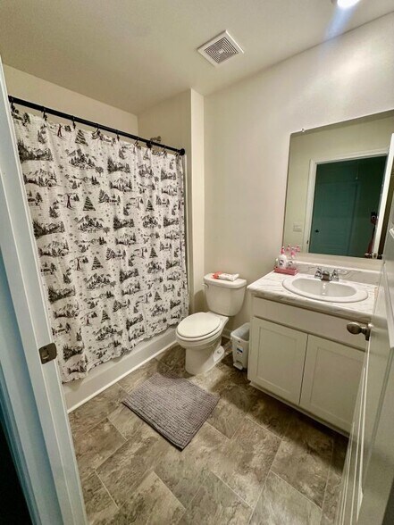 Building Photo - 608 Gray Br Ct