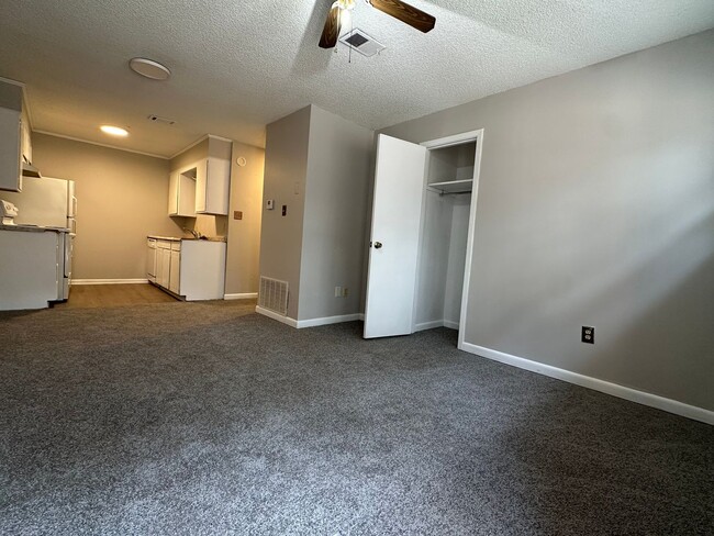 Building Photo - Melody Lane Unit A3