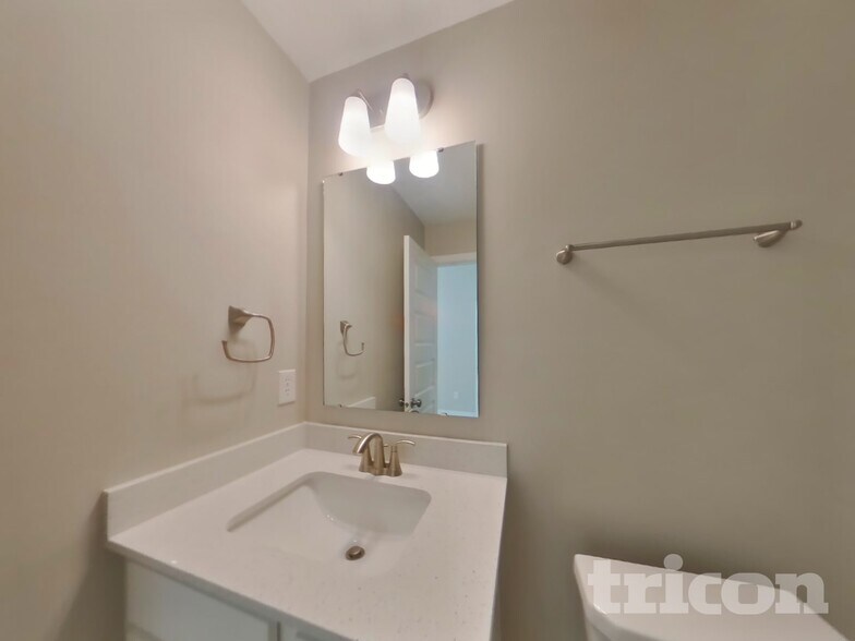 Building Photo - 4883 Morenci Ct