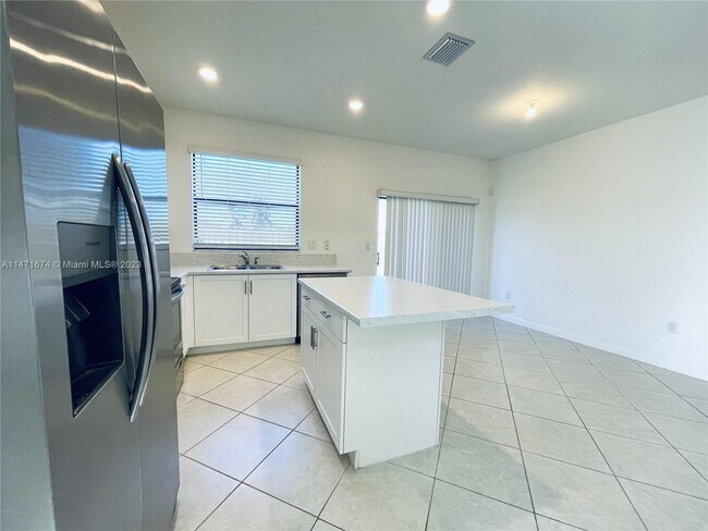 Building Photo - 18090 SW 147th Ct