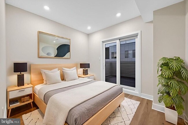 Building Photo - 3236 Mercer St