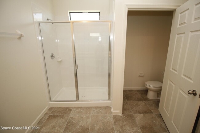 Building Photo - 708 Acadia Ct SE