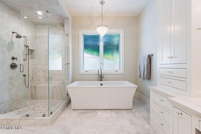 Building Photo - 224 Lake Sherwood Dr