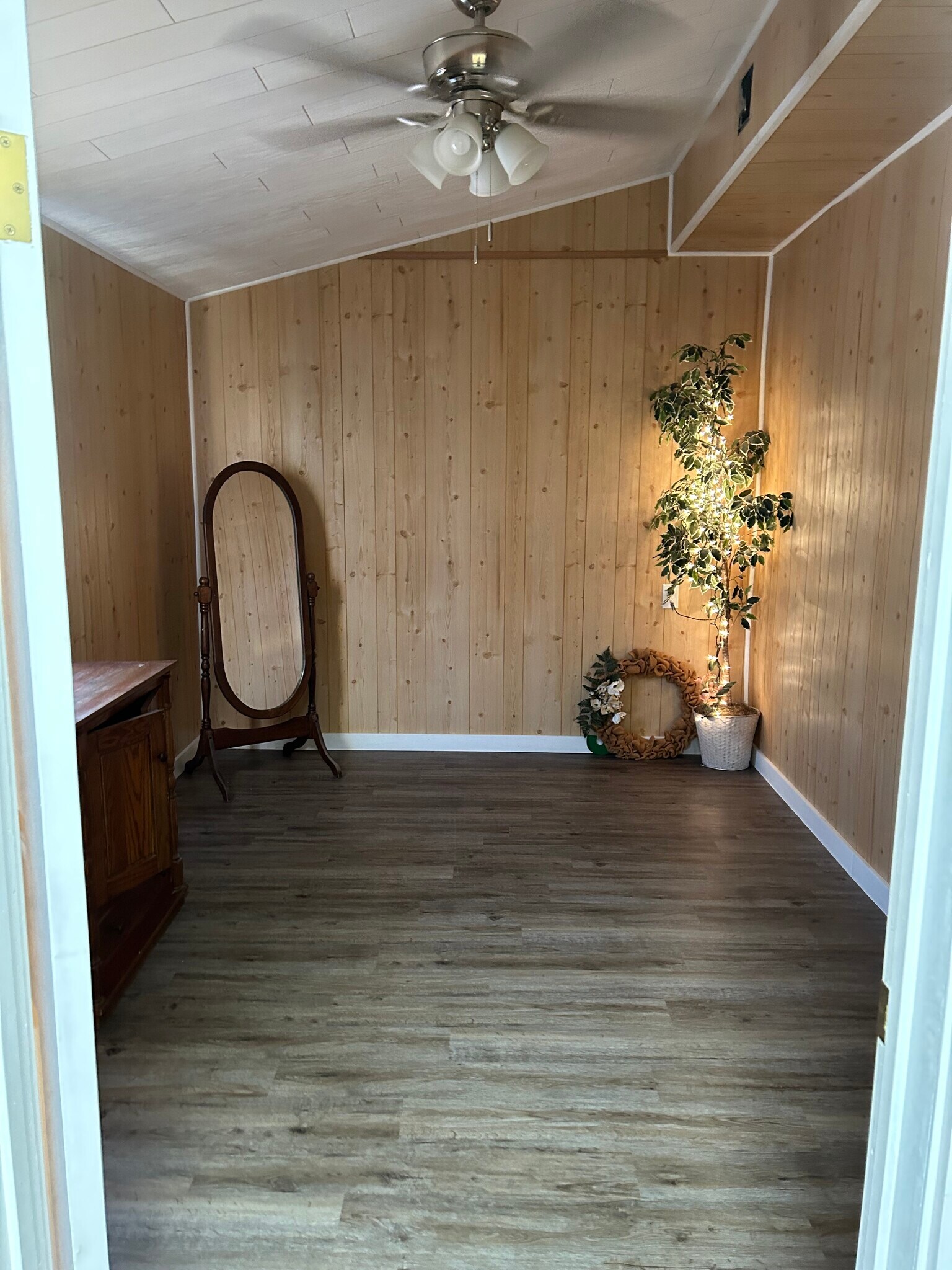 Building Photo - 9062 LA-1