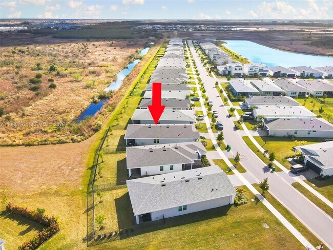 Building Photo - 13461 SW Bally Dr