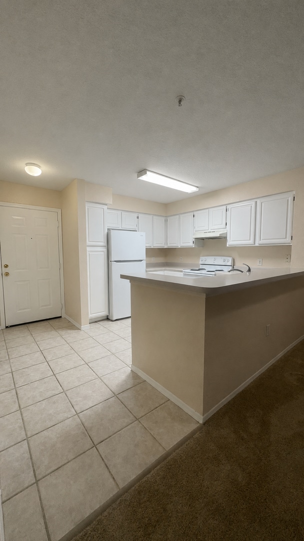 Building Photo - 13815 Fairway Island Dr