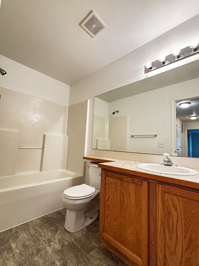 Building Photo - Charming Puyallup Home