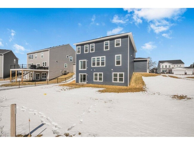 Building Photo - 21979 Lower Mill Ave