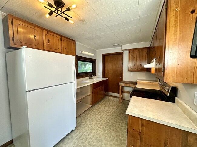 Building Photo - 147 Swain Rd