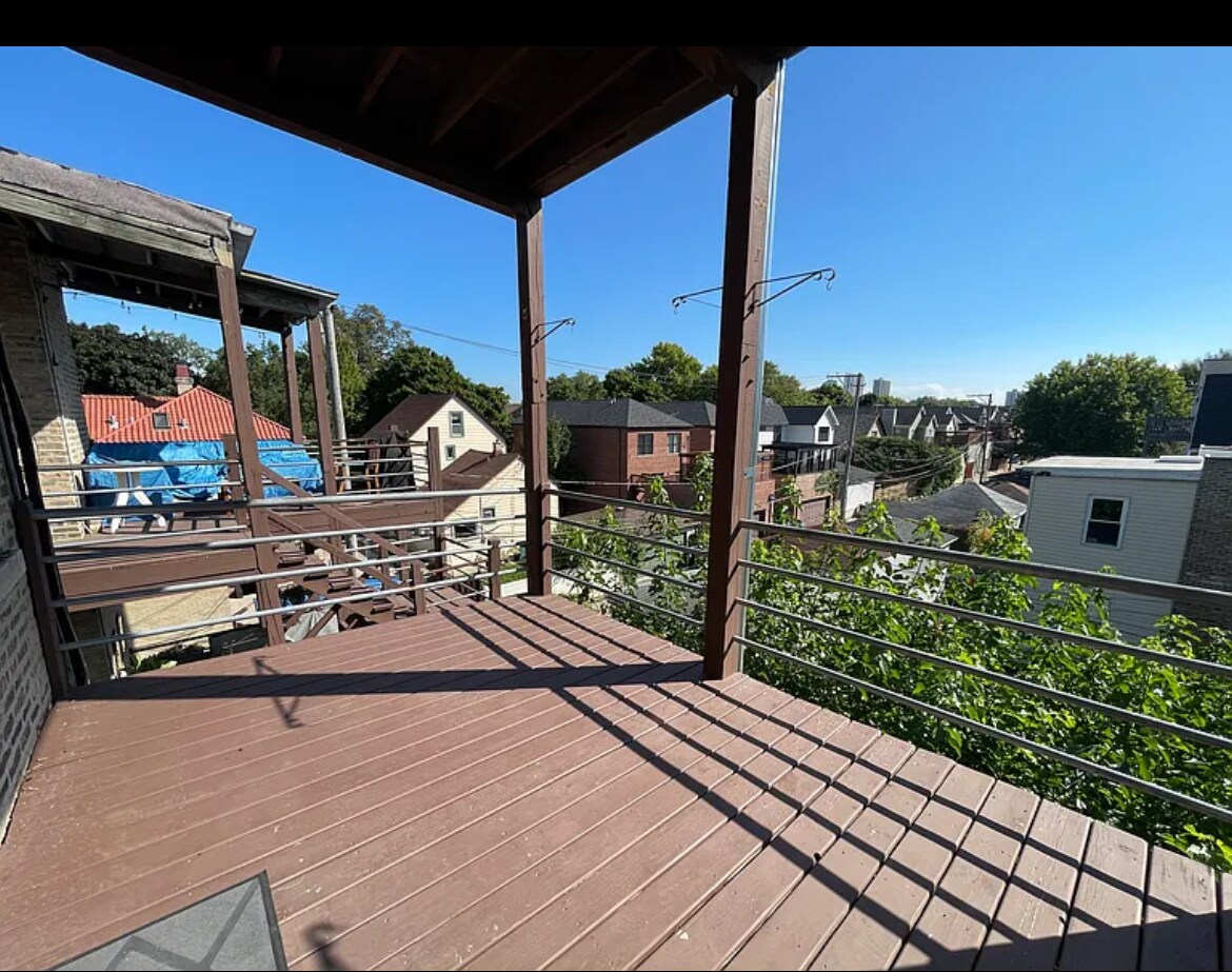 Building Photo - 1648 W Edgewater Ave