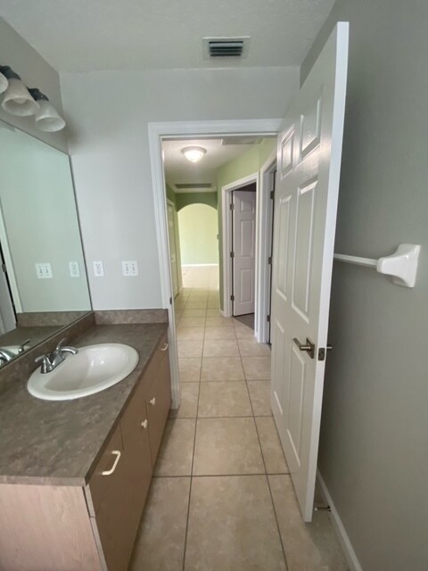 Building Photo - 1 Ryarbor Dr
