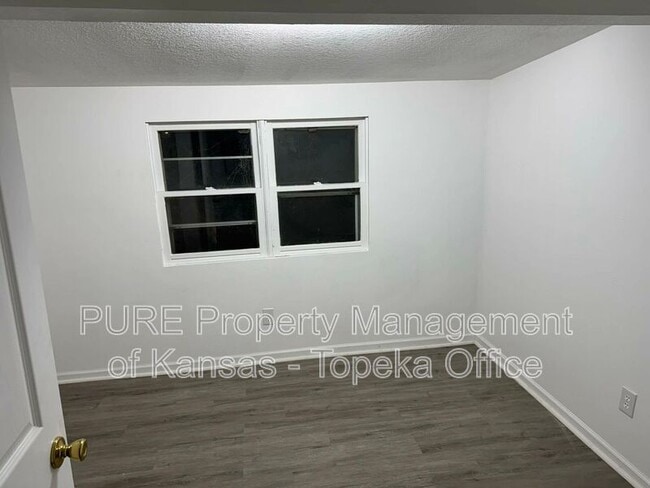 Building Photo - 9419 East 14th St S