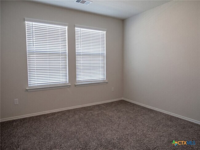 Building Photo - 1210 Lindsey Dr