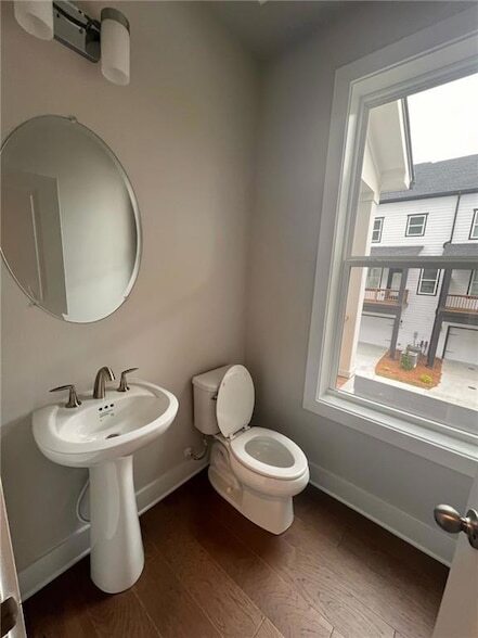 Building Photo - 1220 Waterfall Ct