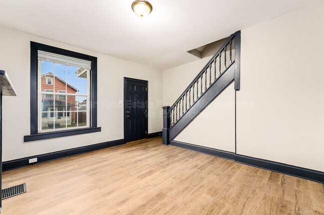 Building Photo - 1044 Sullivant Ave