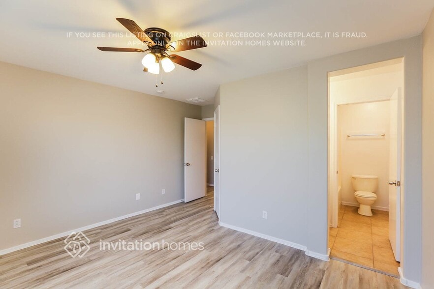 Building Photo - 11867 W Sherman St