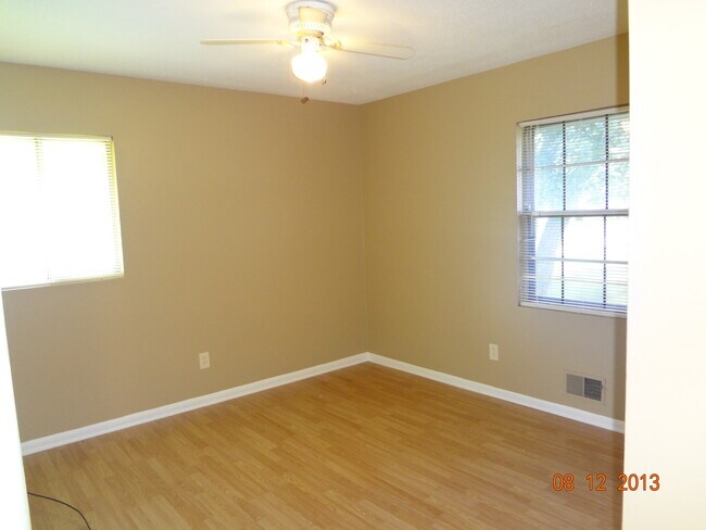 Building Photo - 152 Kendrick Ct