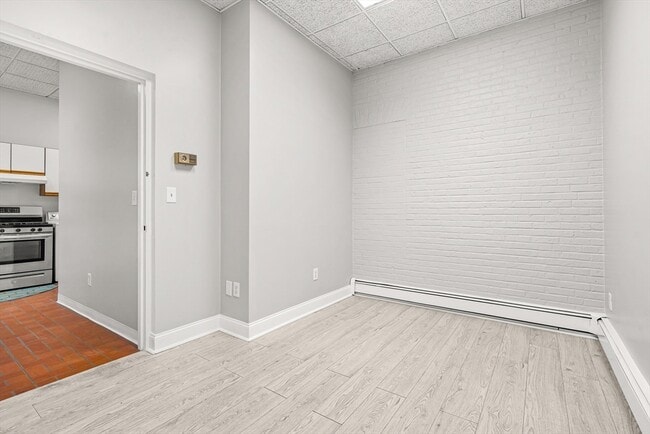 Building Photo - 460 Worcester St