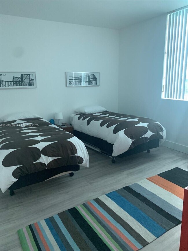 Building Photo - 500 Brickell Ave