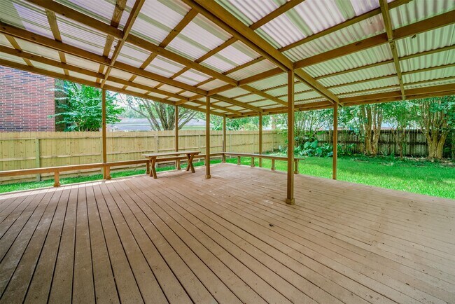 Building Photo - 215 Sunset Ridge Dr