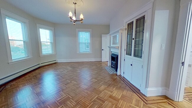 Building Photo - 44 Dimmock St