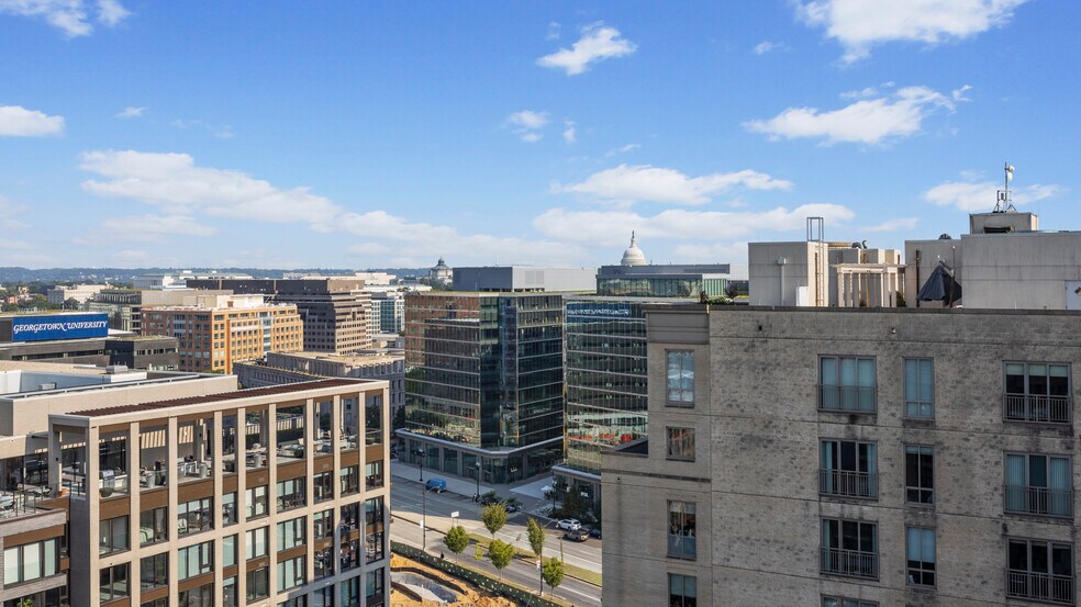 Building Photo - 811 4th St NW