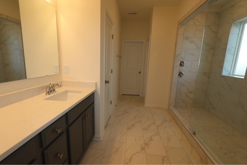 Building Photo - 1924 Carrollton Dr