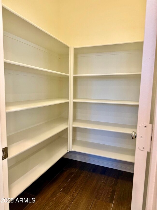 Building Photo - 4531 E Del Rio St