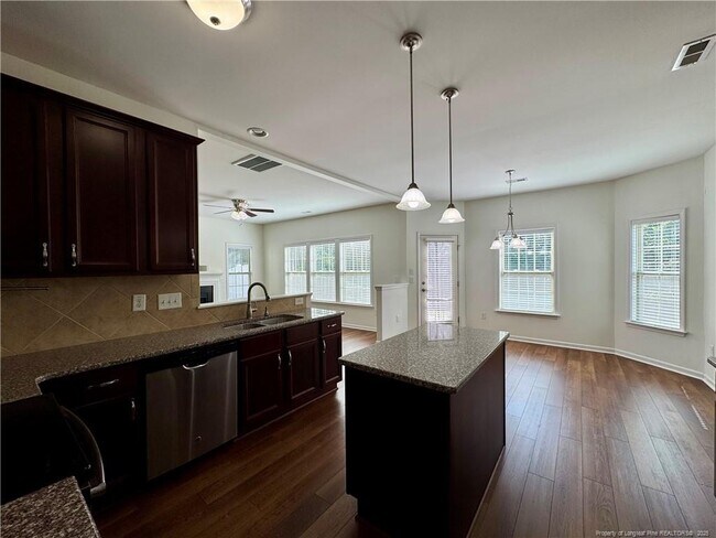 Building Photo - 350 Watchmen Ln