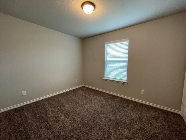 Building Photo - 806 Hollyhock Dr