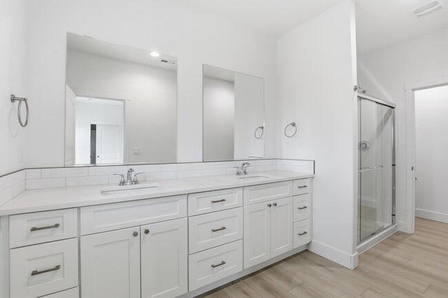 Building Photo - 751 Creative Way