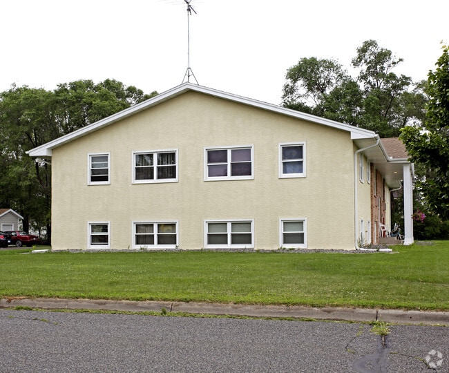 Building Photo - 625 3rd St E