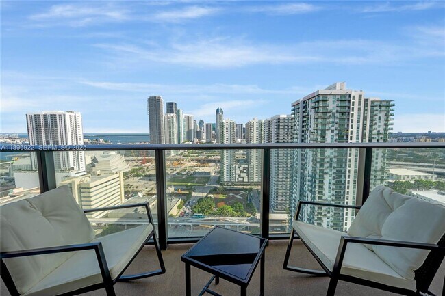 Building Photo - 1600 NE 1st Ave