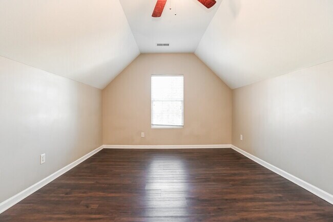 Building Photo - 3011 Saphire Ln