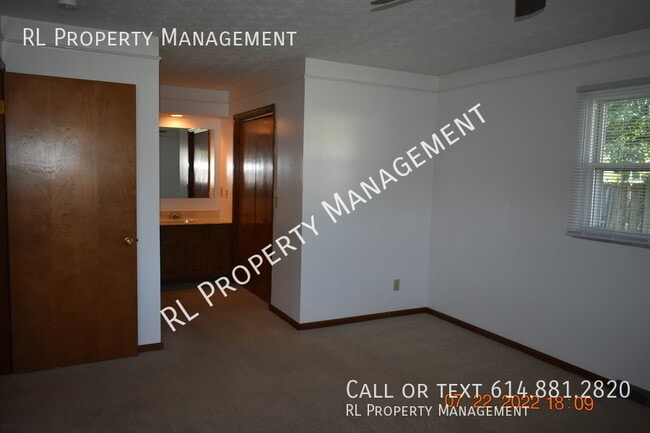 Building Photo - WAIVED APPLICATION FEE(S) AND 1 MONTH FREE...
