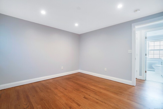 Building Photo - 981 Black Rock Tpke